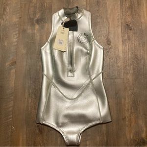 Billabong Metallic Springsuit Women’s 6 NWT